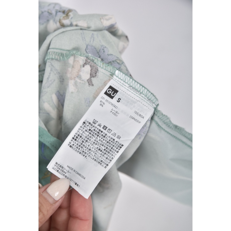 (S) gu質感V領綠色洋裝二手衣, , large