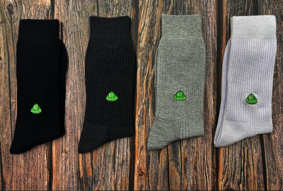 Carrefour Exclusive｜RUNWAY “Lotus” Classic Striped Socks – British Gentleman Style, Premium Double-Needle Knit, Embroidered Crew Socks for Men, Black, 1 Pair, , large