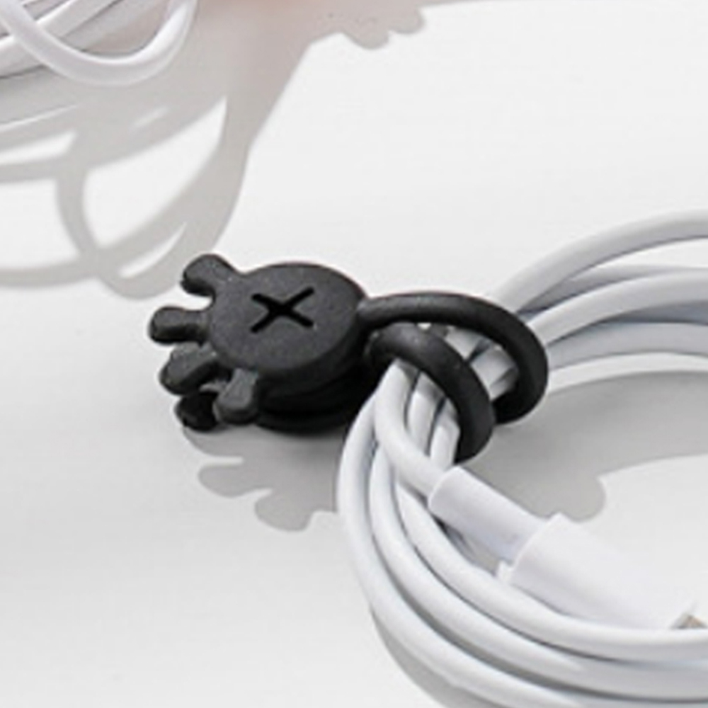 palm-shaped-magnetic-cable-organizer