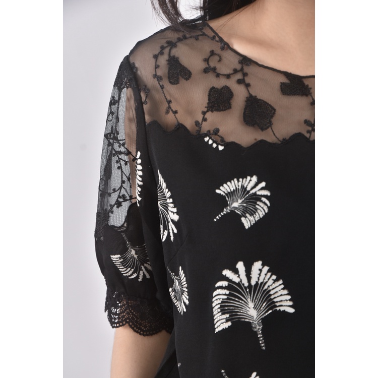 (M) 蕾絲透膚拼接黑色短袖上衣二手衣, , large