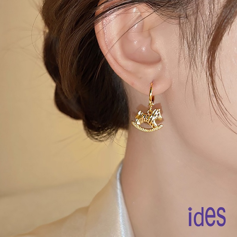 [ides愛蒂思] 輕珠寶時尚設計都會系列耳環/C圈金色小馬, , large