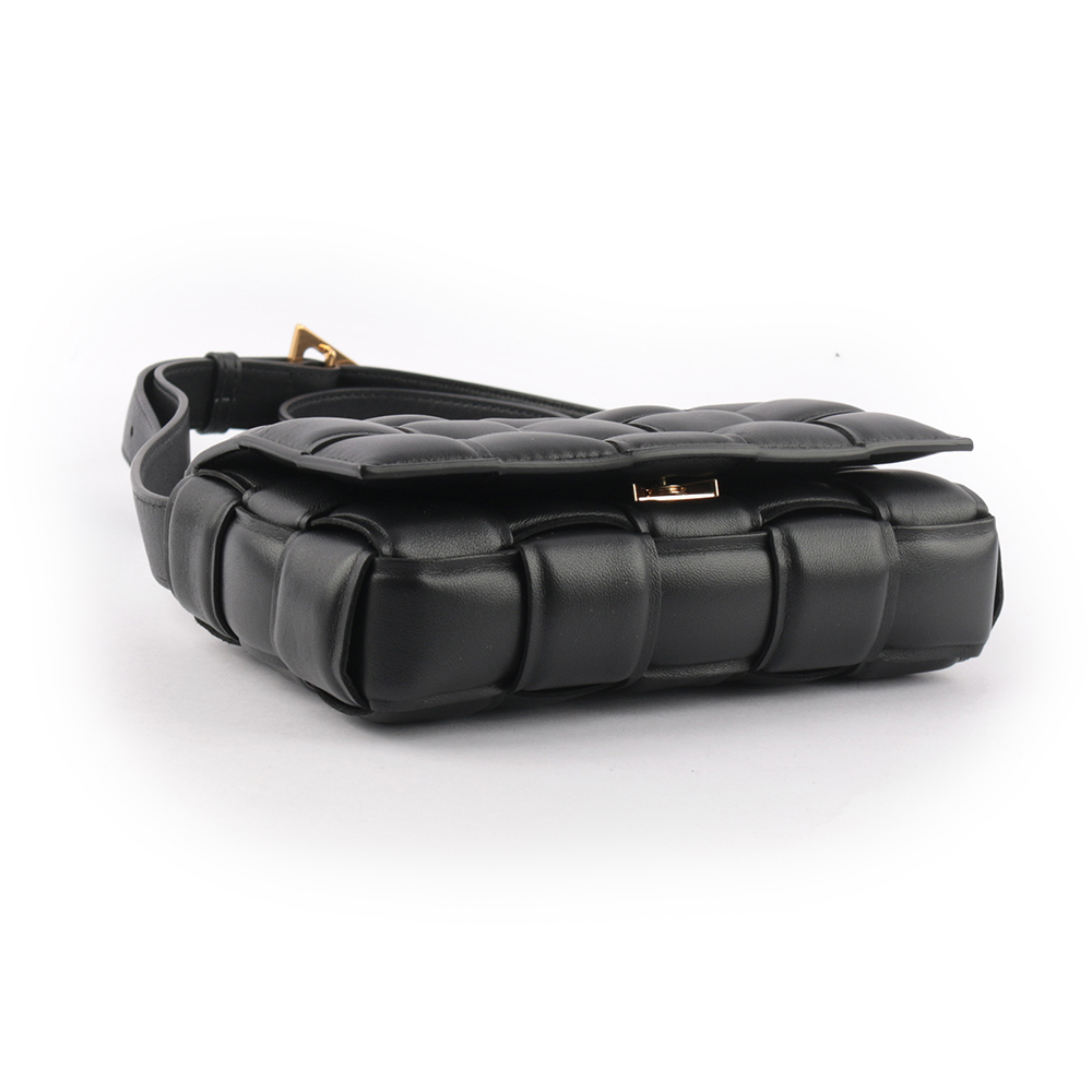 BOTTEGA VENETA 小羊皮Padded Cassette枕頭編織包/小款/黑色/金釦, , large