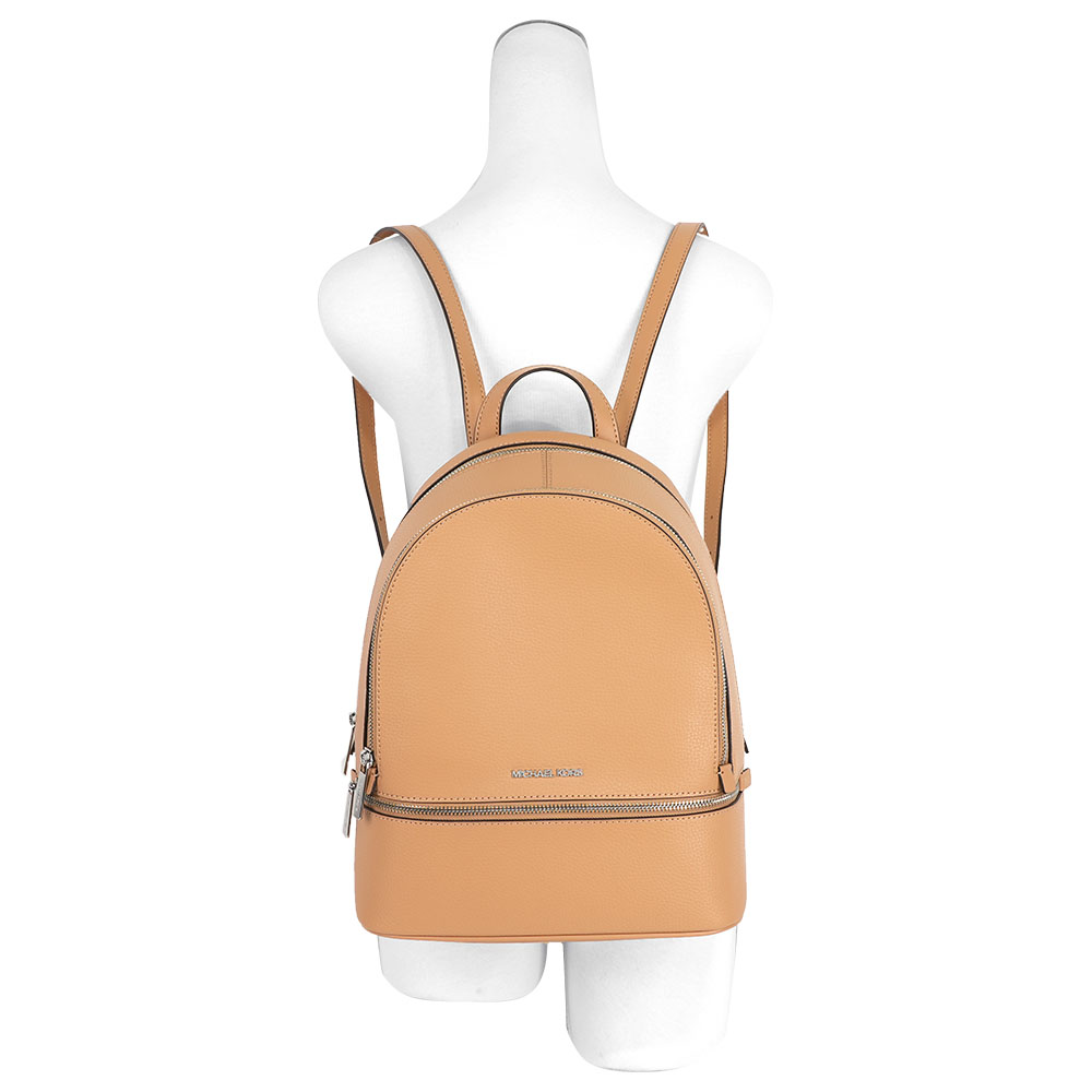 Michael Kors Rhea 銀字粒紋皮革拉鍊中款後背包(花生棕), , large