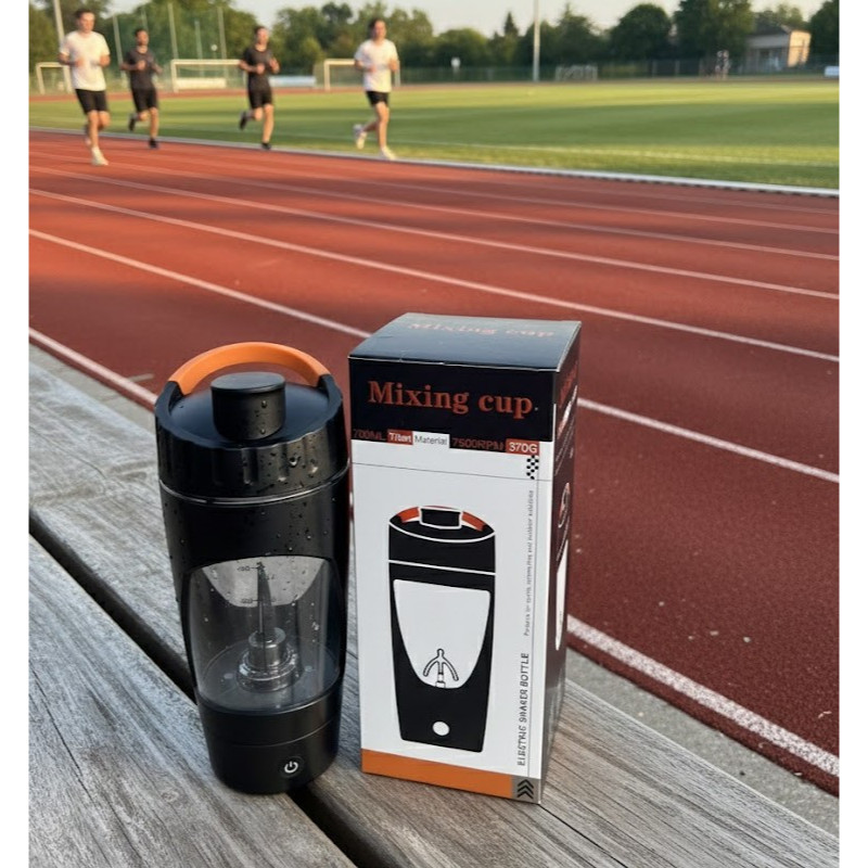 電動攪拌杯 700ml 【4色可選】可拆底座 一鍵自動攪拌 防漏杯蓋 健身 辦公室 送禮 咖啡 隨行杯 攪拌杯 搖搖杯 蛋白粉 奶昔, 悍將黑, large