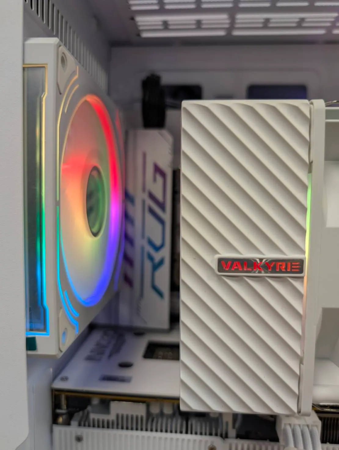 🌊網紅曲面白色爛爛機🌊 | RTX5060 | Intel i5-12400F |(G+Y+10) 2025推薦便宜電腦主機❤️每日限量一台❤️, , large