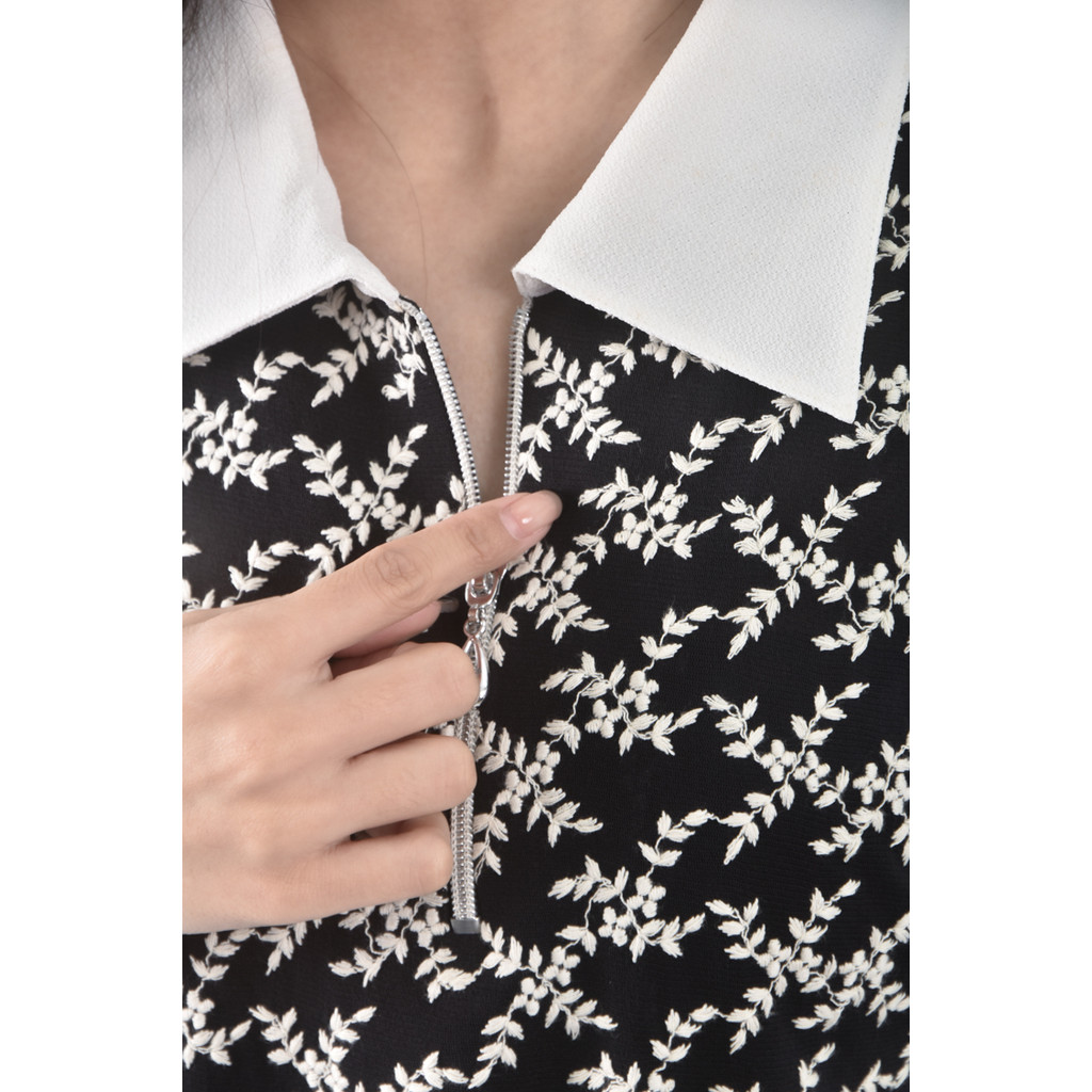 (M) kei lay質感花紋黑色短袖上衣二手衣, , large