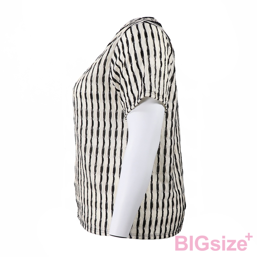 大尺碼-蕾絲條紋 圓領T恤-黑-0101150, , large