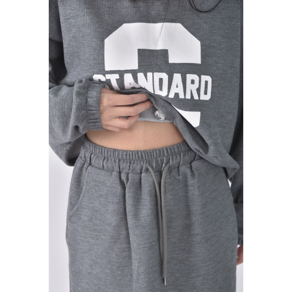 (M) in touch韓牌字母灰色套裝二手衣, , large