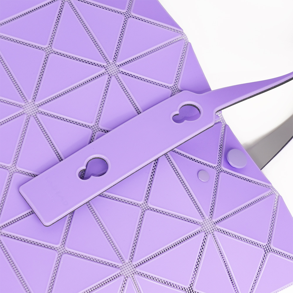 ISSEY MIYAKE BAO BAO LUCENT 6x6 霧面雙色托特包(淺紫色/紫色), , large