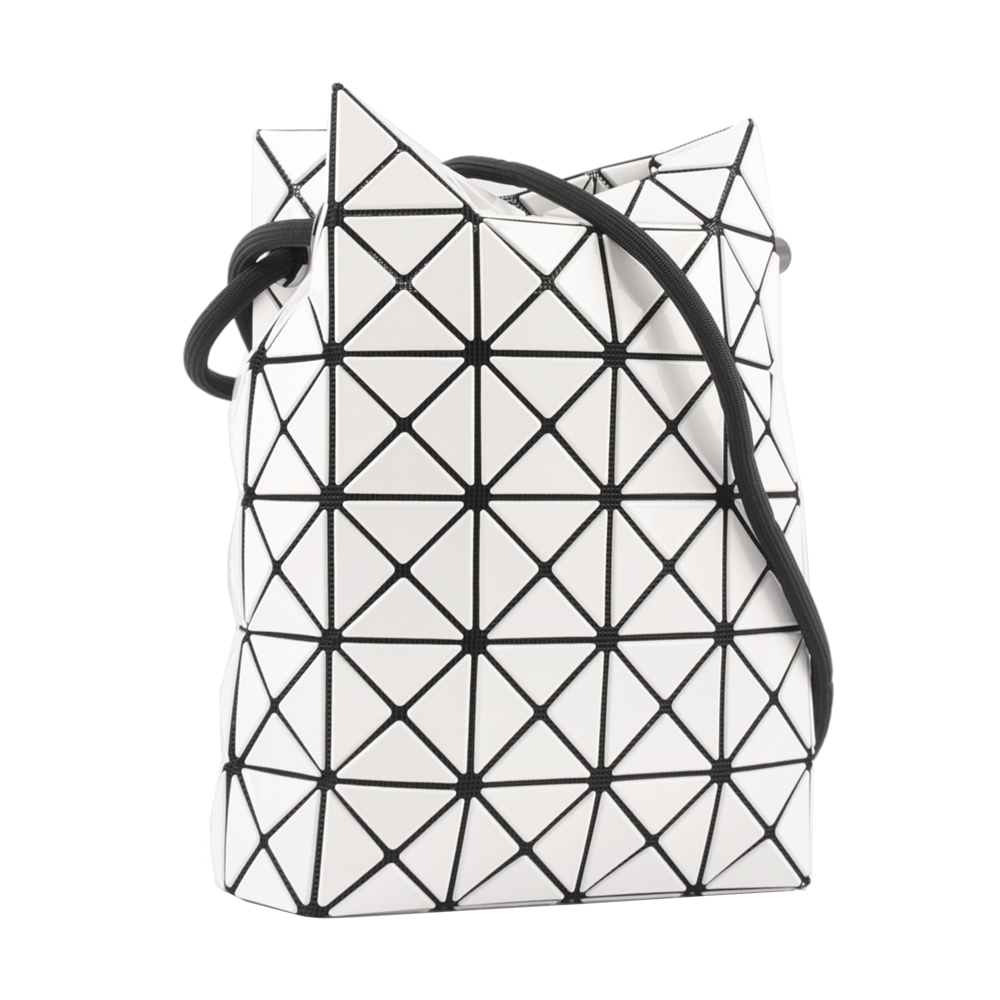 ISSEY MIYAKE BAO BAO WRING 亮面抽繩水桶包/白色, , large