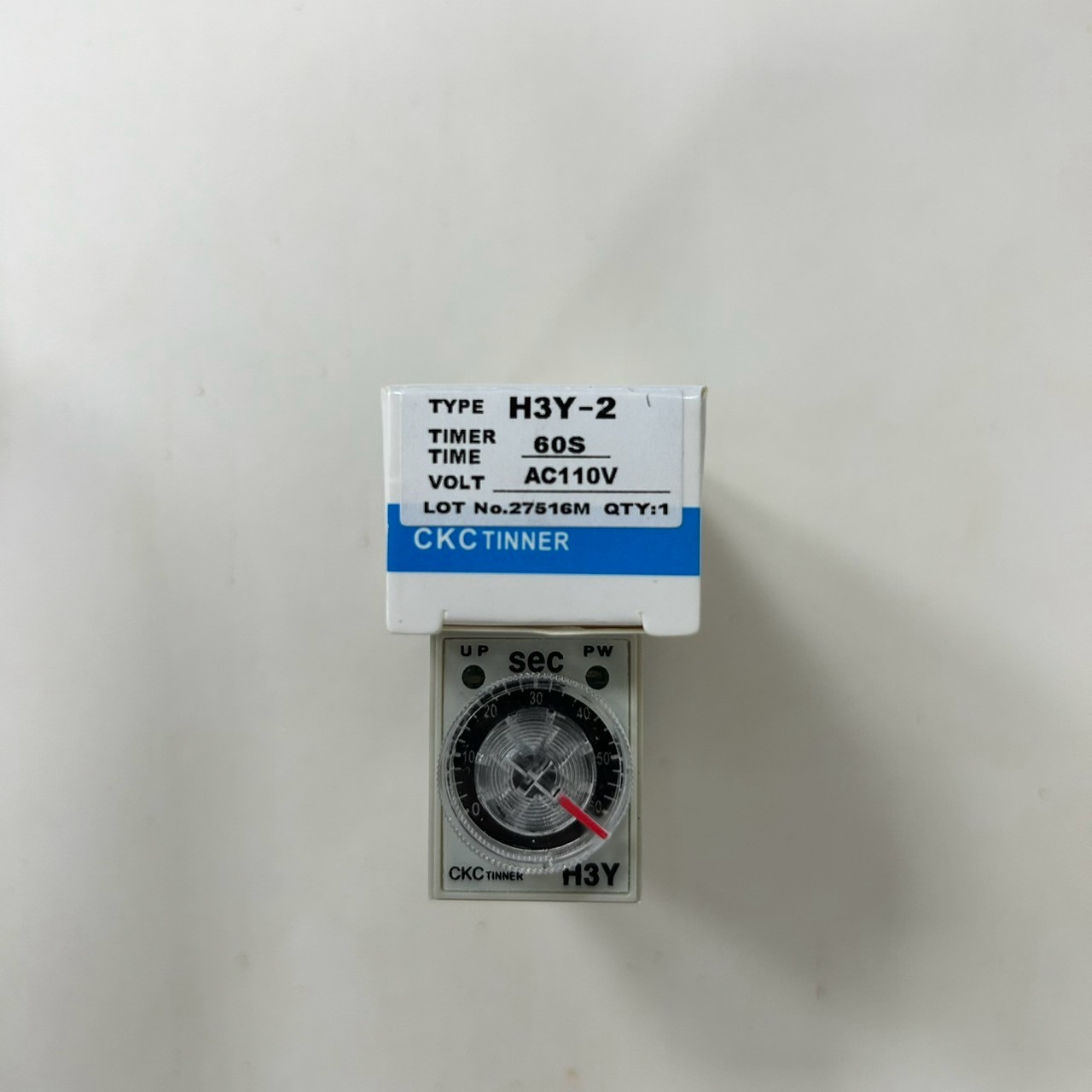 Time relay, 8 pins, 2 open, 2 closed, AC 110V, -0, -60 seconds, , large