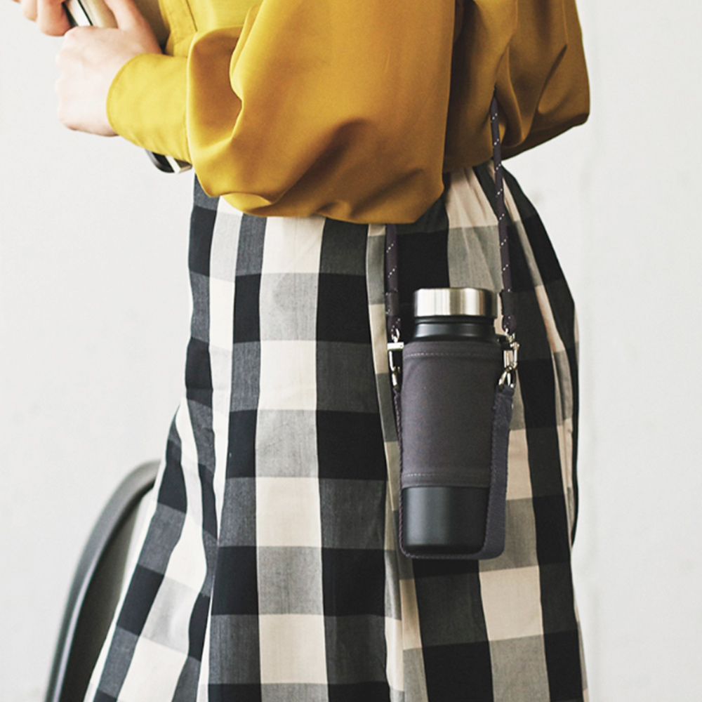 【日本孔雀Peacock】露營戶外登山 不鏽鋼保冷保溫杯400ML(附可調杯袋+登山扣環)-消光黑+米色杯袋, , large