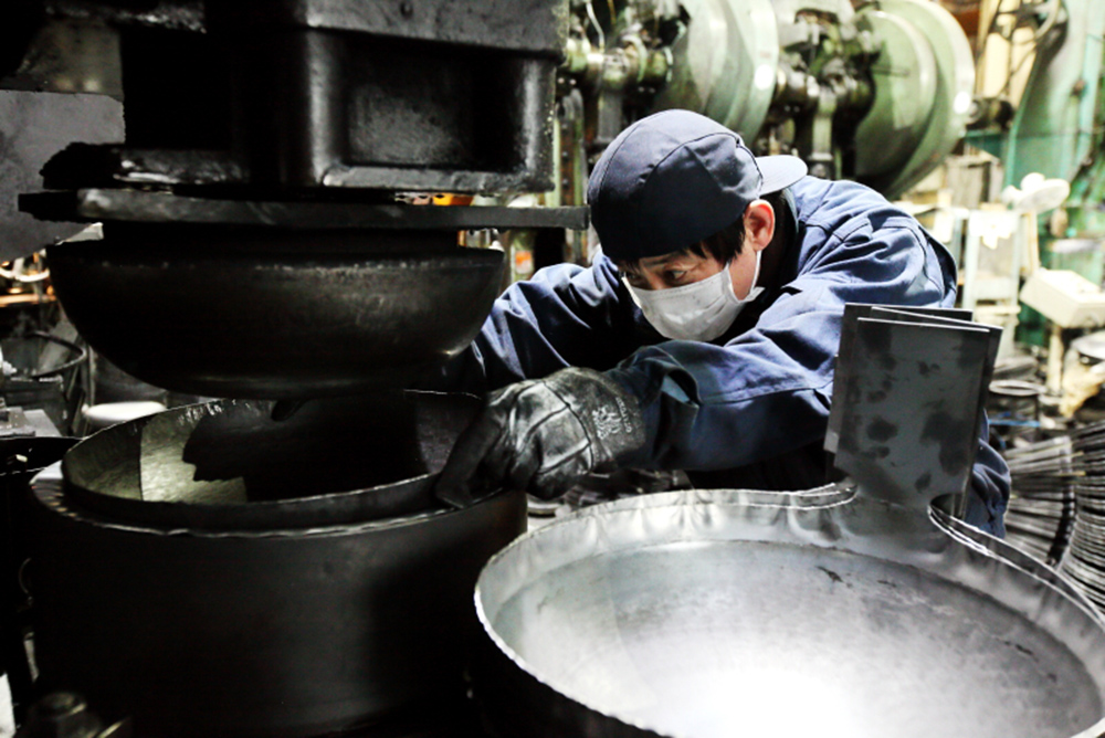 【Yamada Kogyo】Japan-Made Premium Hand-Hammered Iron Frying Pan HANAKO &ndash; 28cm (Uncoated), , large