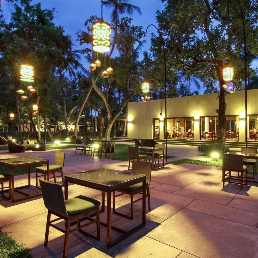 [樂施達] TOYAMA特亞馬 LED 光控自動 防蚊燈泡 7W 琥珀色（黃綠光）插頭型, , large