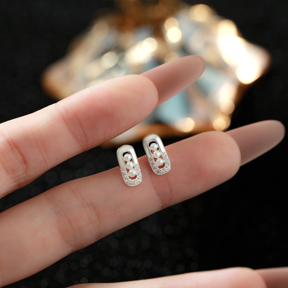 S999純銀甜姐兒酷酷風貝珠鑲鑽耳釘款耳環附馬卡收納盒, , large