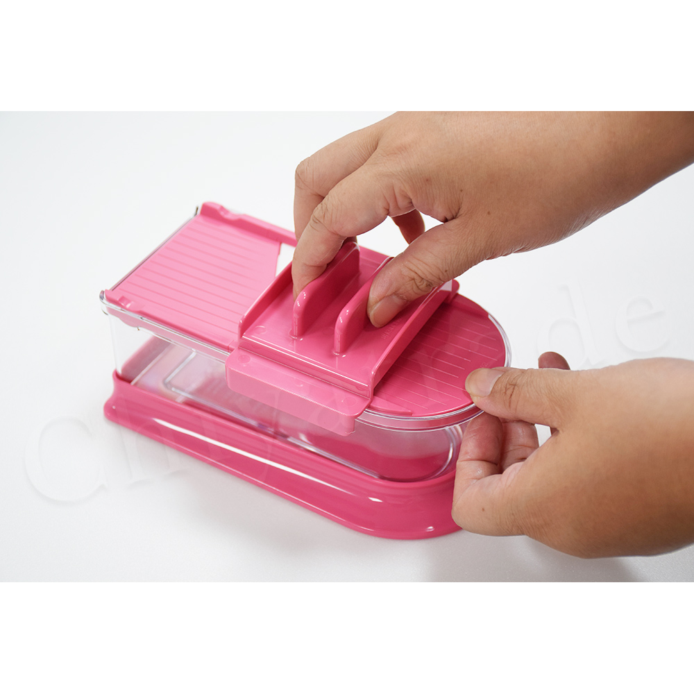 【KYOCERA京瓷】日本京瓷 陶瓷刀片三合一多功能 蔬果刨絲 切片 搗碎 料理器-黑(日本製), 黑色, large