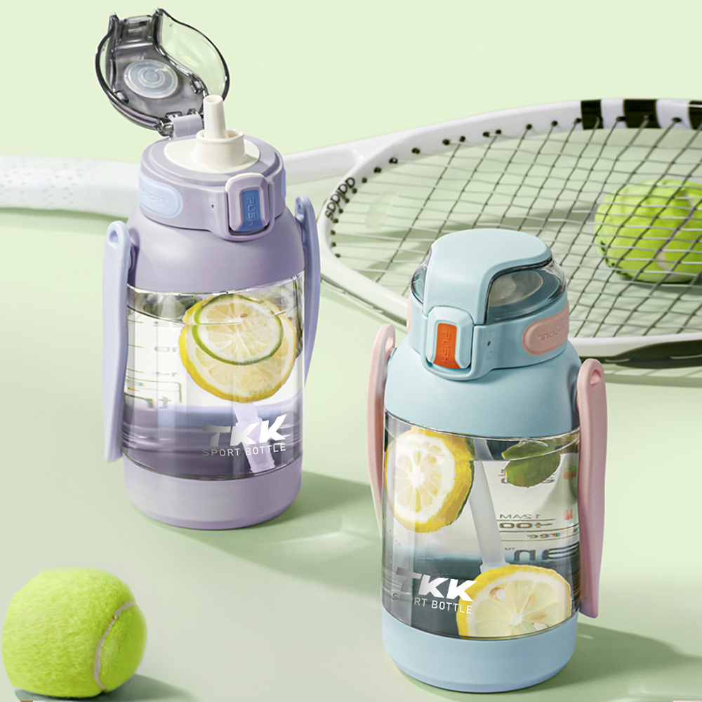 【TKK】美國進口Tritan 獵鷹 手提+背帶 直飲大容量 運動水壺1200ML(附背帶)-任選色, , large