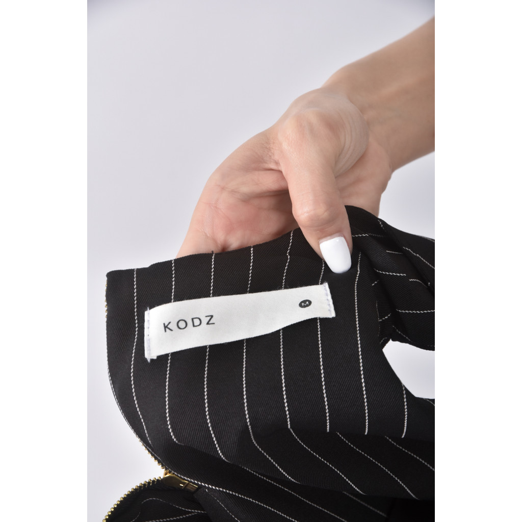 (S) kodz質感條紋黑色短袖上衣二手衣, , large