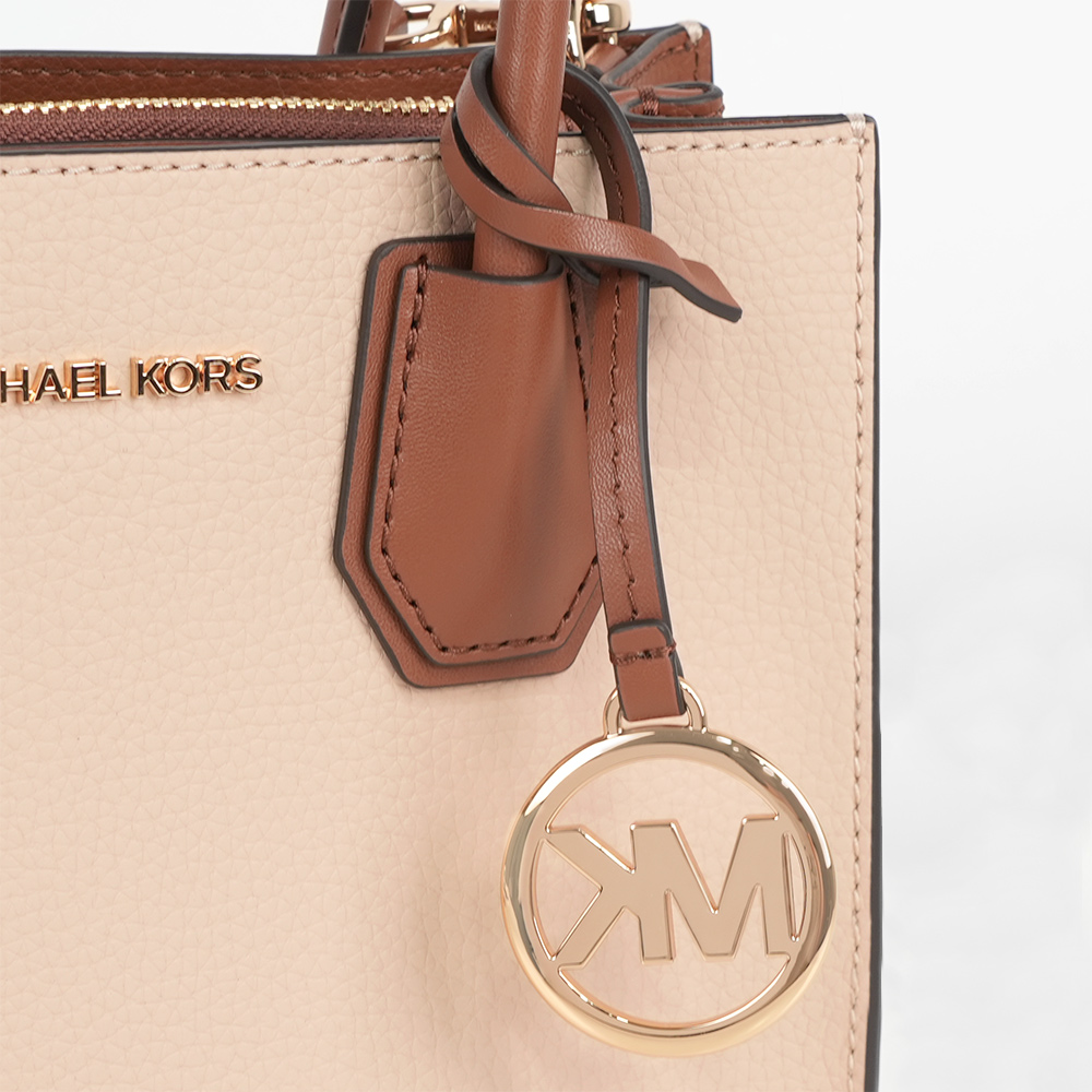 Michael Kors Mercer Logo 吊飾粒紋皮革中型二用包(粉膚/焦糖), , large