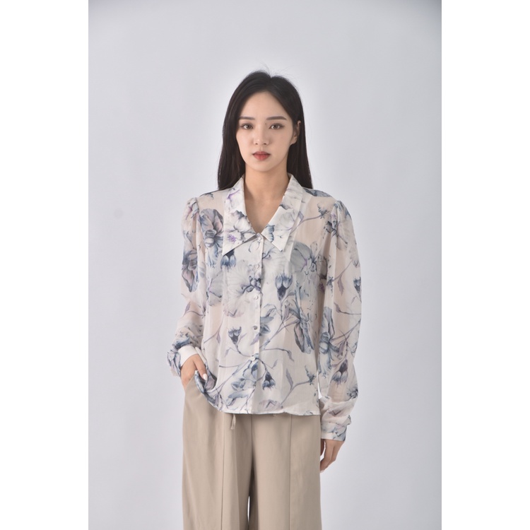 (S) amy company質感花紋白色短袖上衣二手衣, , large