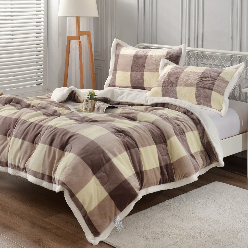 [LY SHIN BEDDING] Betrise Fashionable coffee grid | Simple Milk Velvet X Lamb Velvet  Hemming Double-sided thickened multi-functional warm quilt (big size 180X210CM), , large