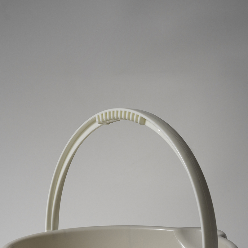 GINII基尼|質感加厚手提水桶 6L 象牙白/塑膠水桶 圓型水桶 手提水桶 多用途水桶 泡腳 園藝 洗澡桶, 象牙白, large