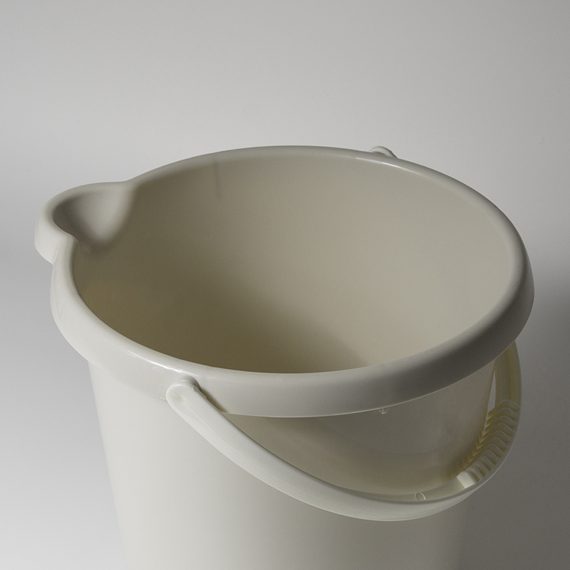GINII基尼|質感加厚手提水桶 6L 象牙白/塑膠水桶 圓型水桶 手提水桶 多用途水桶 泡腳 園藝 洗澡桶, 象牙白, large