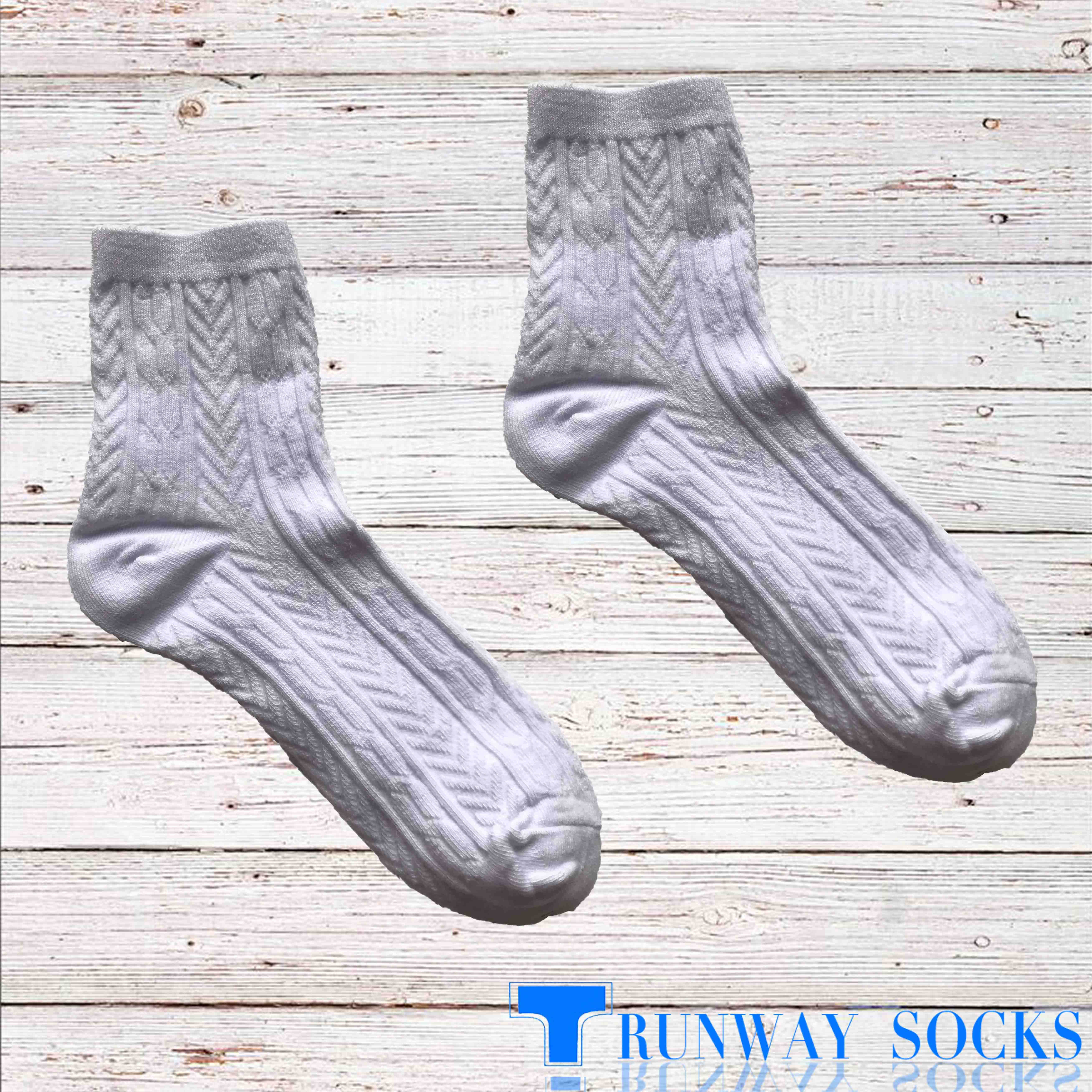 【RUNWAY】《RUNWAY SOCKS》Best-Selling Japanese Style Trendy Short Socks – Double Cylinder Technology with Retro Jacquard Design – White – 1 Pair, , large