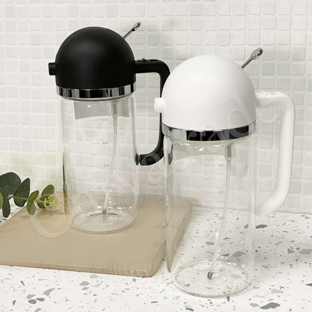 【百科良品】兩用型 自動開合油壺 噴油壺 防漏回流 調味瓶 550ml-白, 白色, large