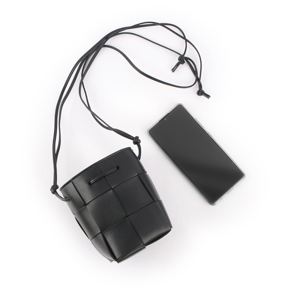 BOTTEGA VENETA Cassette 小羊皮編織迷你水桶包/黑色, , large
