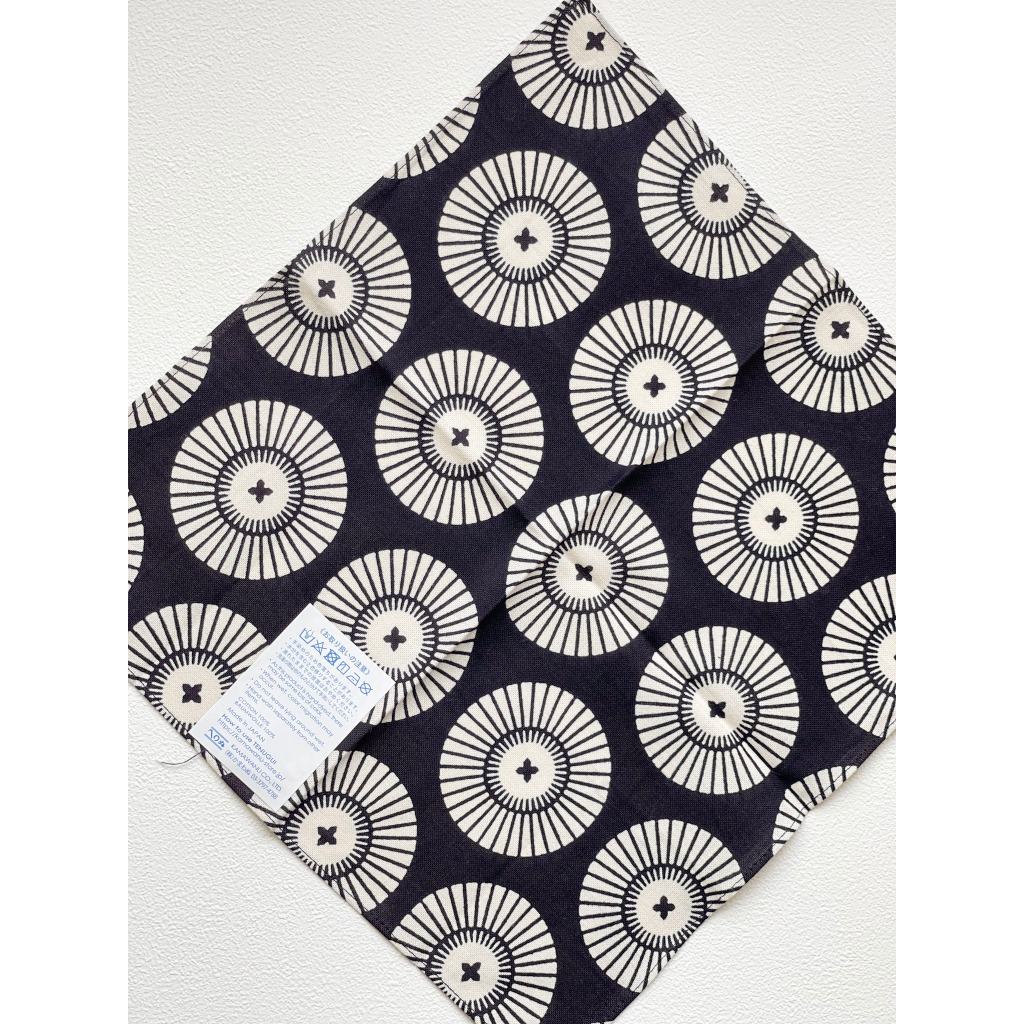 日本選物~ 日本製 KAMAWANU 紅酒/雞尾酒餐巾 全棉 方巾 多功能手巾 手帕 27x27 cm (傘), , large