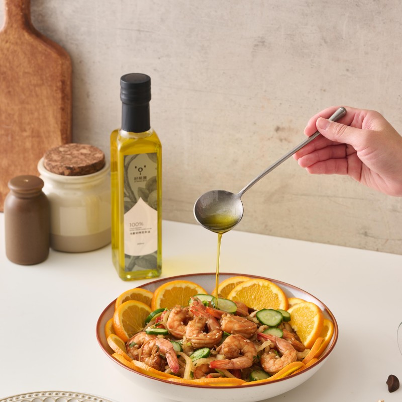 [ZI XIONG BAO CAMELLIA OIL] FRESH SEEDS FRESH SQUEEZED CAMELLIA OIL 245mlx 1 bottle