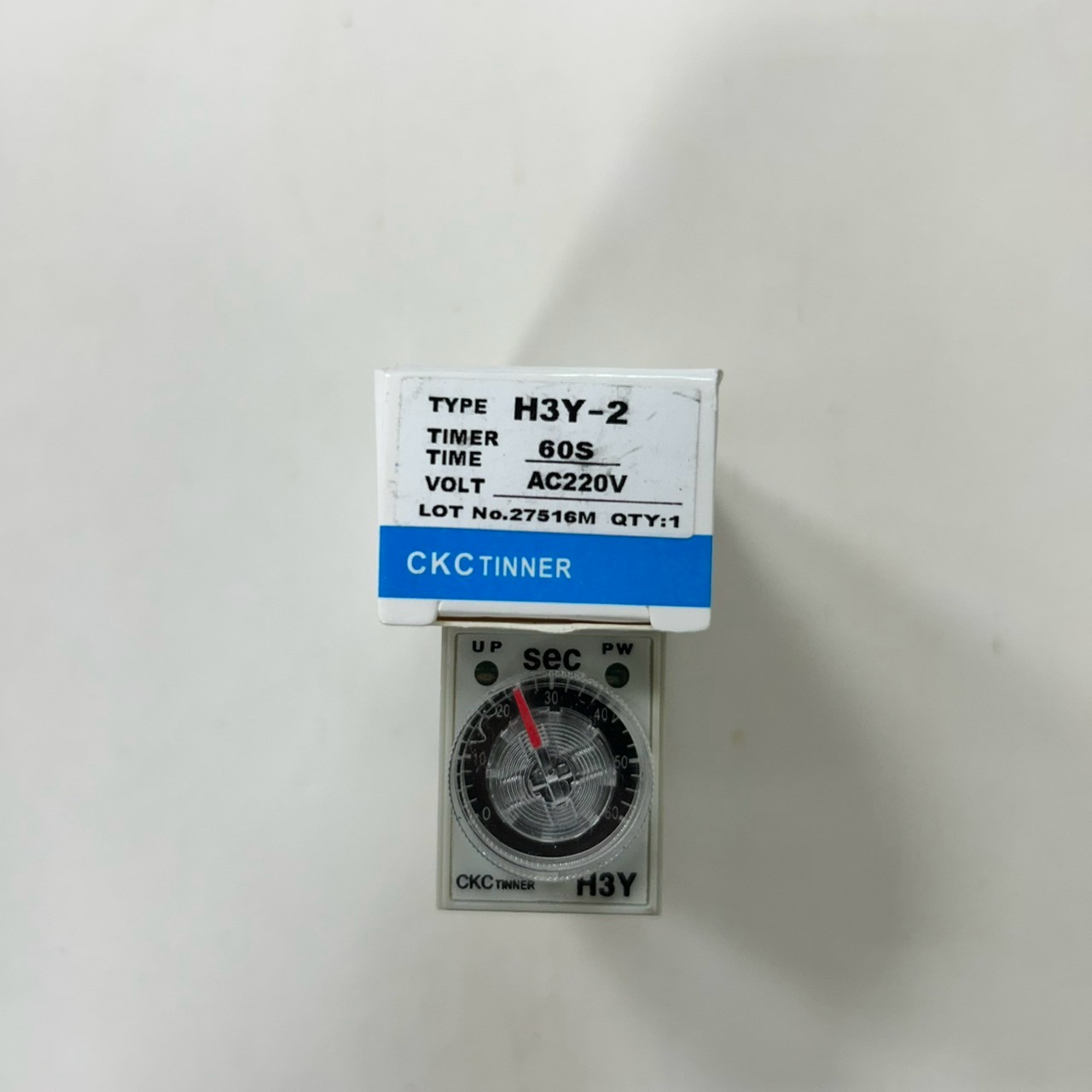 Time relay, 8 pins, 2 open, 2 closed, AC220V, -0, -60 seconds, , large