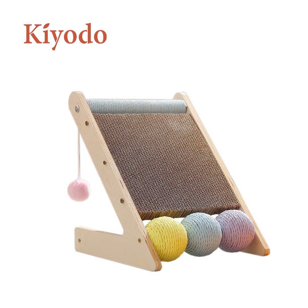 Ball scratching board