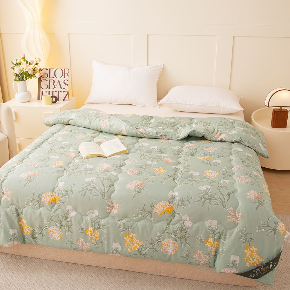 Graphene Thermoregulating Soy Fiber Washable Quilt, , large