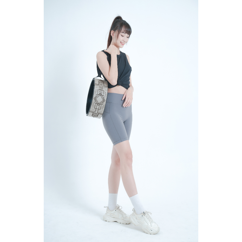 YOGA FLOW Slim Shorts - 3D剪裁修身五分褲 - 冰川灰 Charcoal Grey, , large