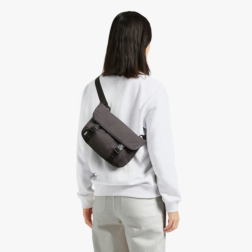 Bellroy 束帶系列迷你隨身斜背包6L 都市隨身包 側背包 小包 收納隔層 禮物 送禮 推薦(炭灰色)BHMA-BKR-243, , large