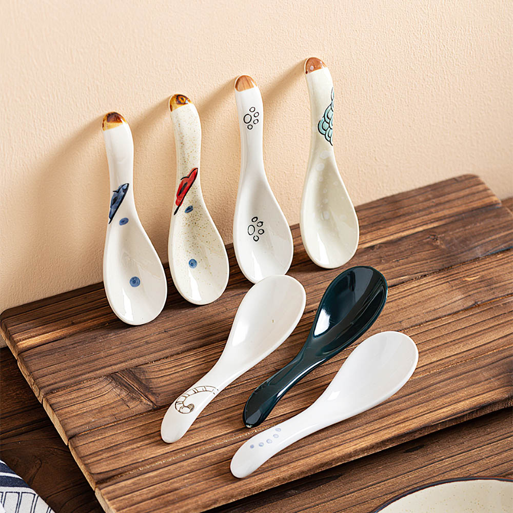 【上手家居】日式拉麵湯匙 2支組-藍胖魚 日式湯匙 大+小 2支組(湯勺/陶瓷湯匙/日式湯匙/勺子/陶瓷餐具/拉麵勺), , large