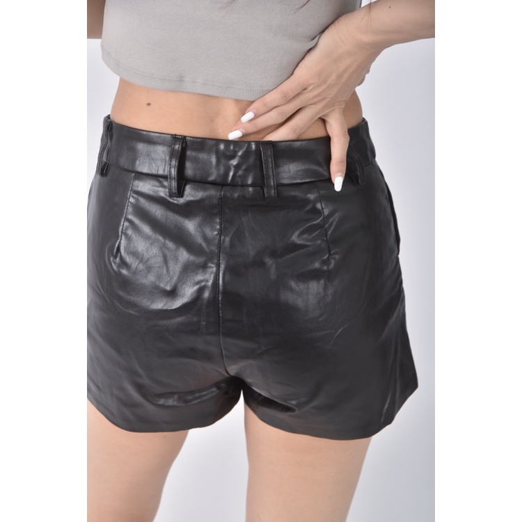 (M) 【安于晴Charlene私服】qebil質感皮質黑色短褲二手衣, , large