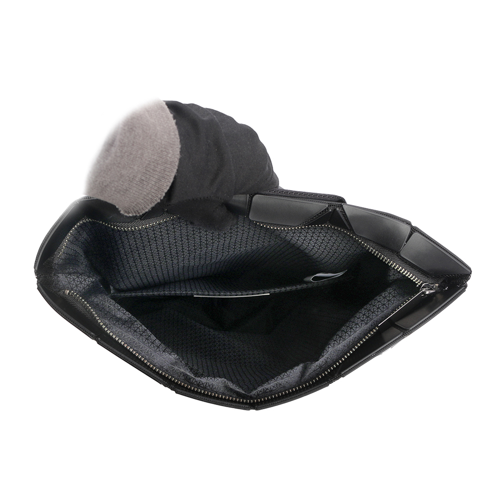 ISSEY MIYAKE BAO BAO BLOCKY 啞光霧面拉鍊後背包/黑色, , large