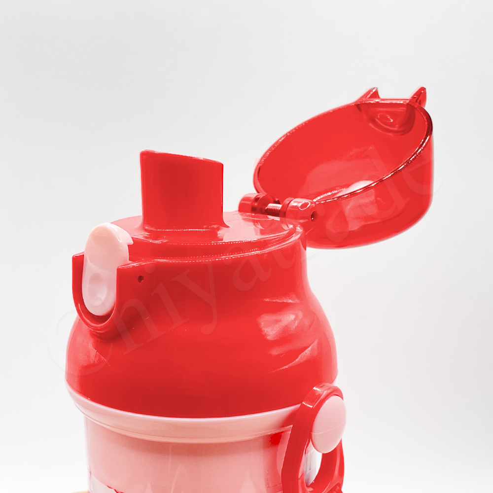 【百科良品】日本製 Hello Kitty凱蒂貓 小熊 彈蓋直飲水壺 隨身瓶 抗菌加工 480ML(附背帶)-紅, , large