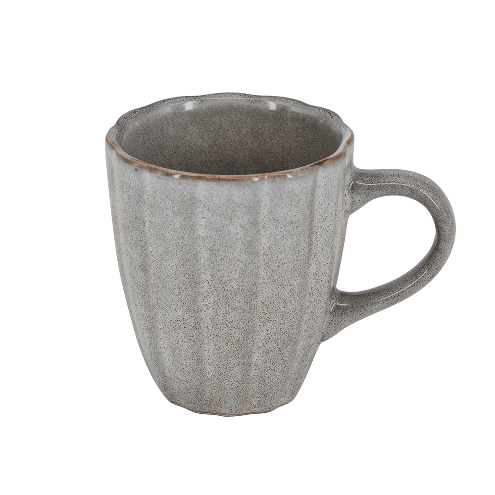 Kiln-Glazed Mug with Shell Design
