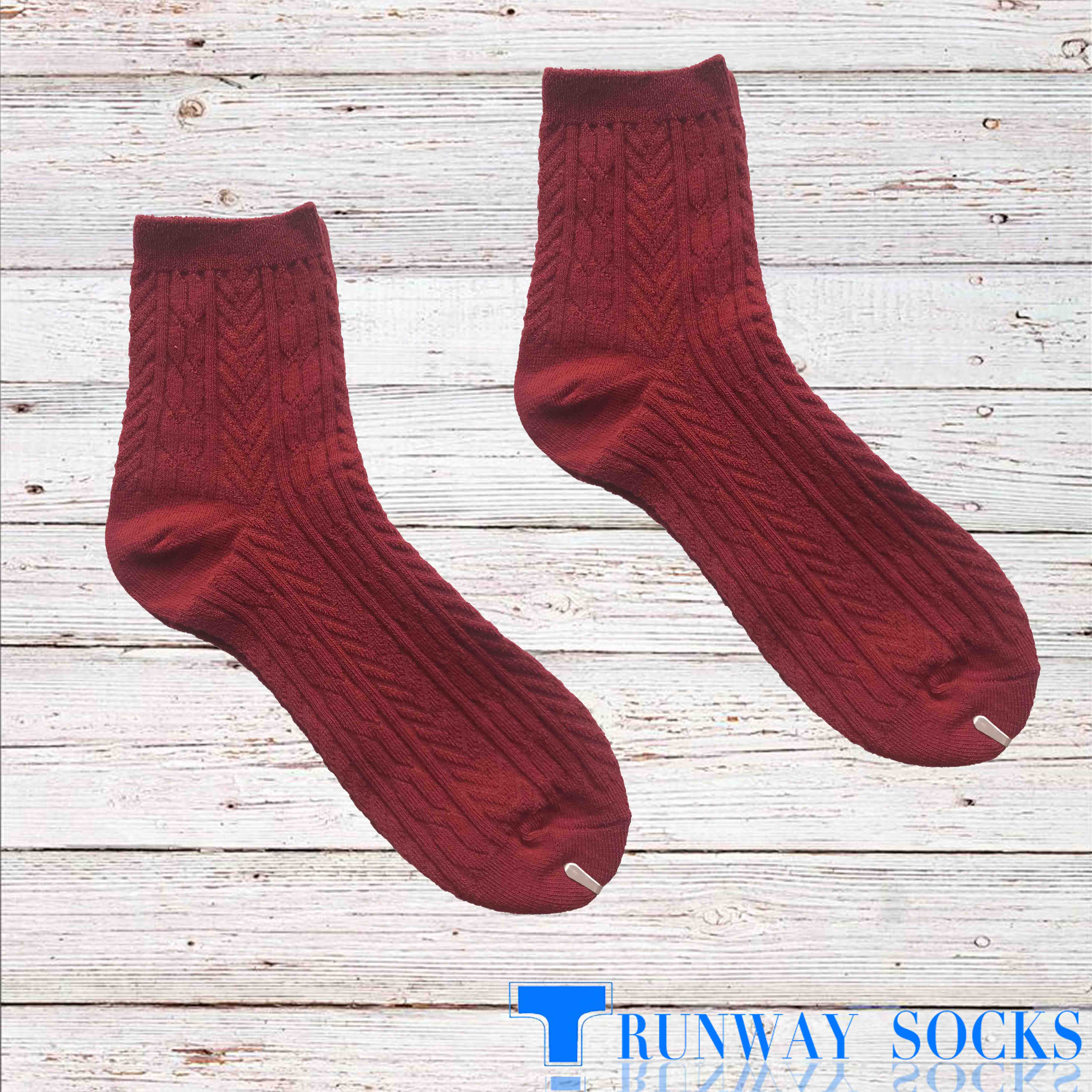 【RUNWAY】《RUNWAY SOCKS》Best-Selling Japanese Style Trendy Short Socks &ndash; Double Cylinder Technology with Retro Jacquard Design &ndash; Burgundy &ndash; 1 Pair, , large