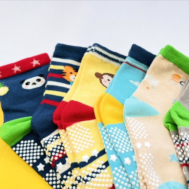 [Kaimei Cotton Industry] 12 pairs of random and excellent MIT made in Taiwan pure cotton anti-slip children's socks (toddler version 1-3 years old) - Wild Amusement Park, , large