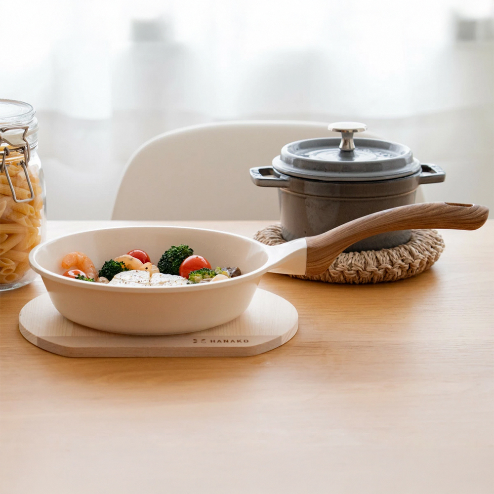 【HANAKO】日本六層陶瓷不沾鍋/平底鍋20cm(IH瓦斯爐兩用/導熱快易清洗／輕量設計), , large