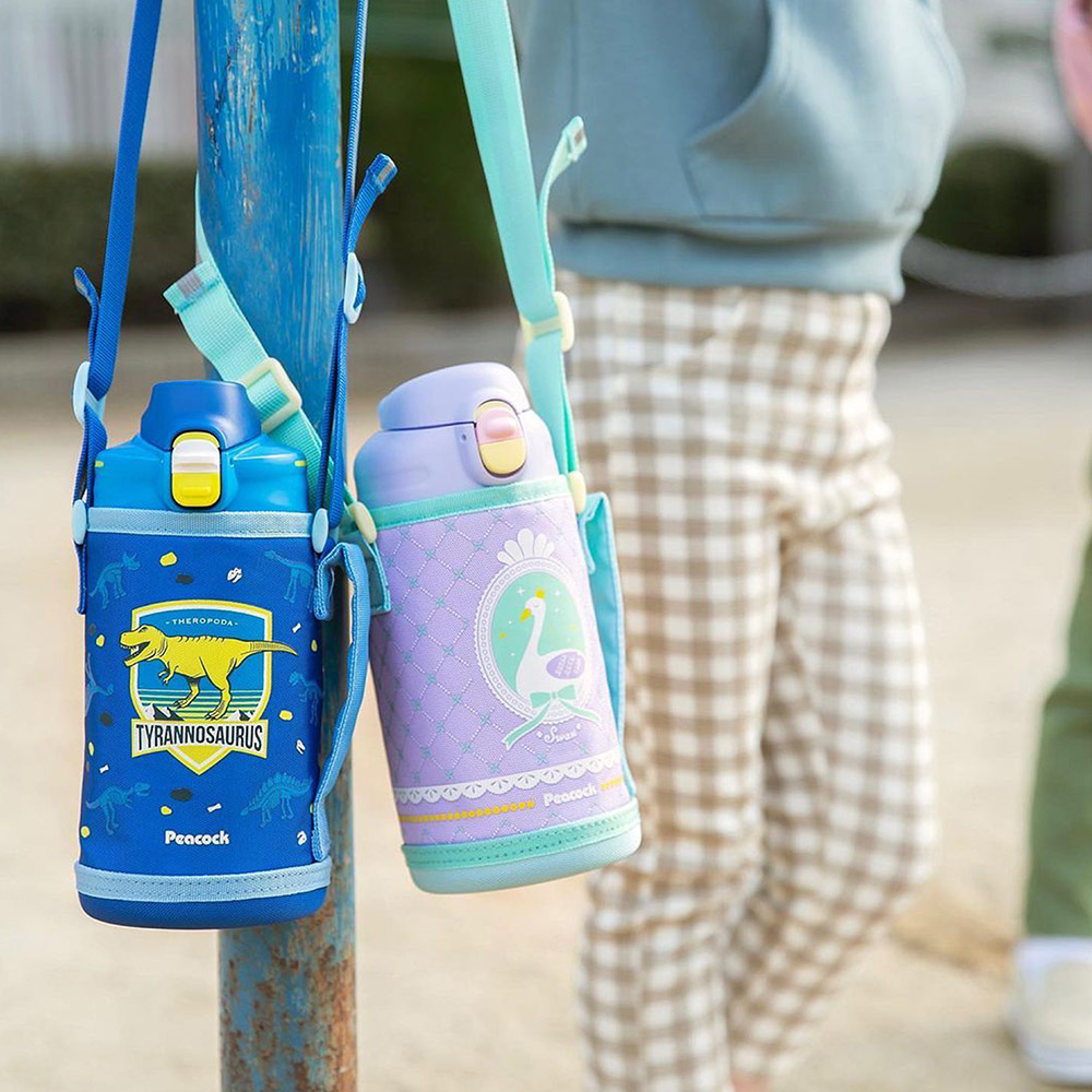 【日本孔雀Peacock】兒童316不鏽鋼保溫杯800ML 附專屬杯套+反光背帶-天鵝-紫(兒童水壺), 天鵝-紫, large