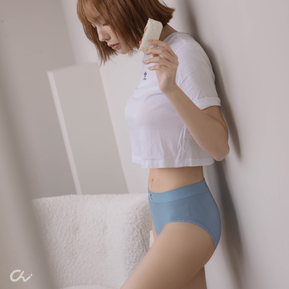 【巧奇】MIT無縫內褲/ 零著感三角褲/ 抗菌涼感/ 親膚透氣/ 舒適包覆/ 蕾絲內褲, 魅惑紫,【中腰】加大, large