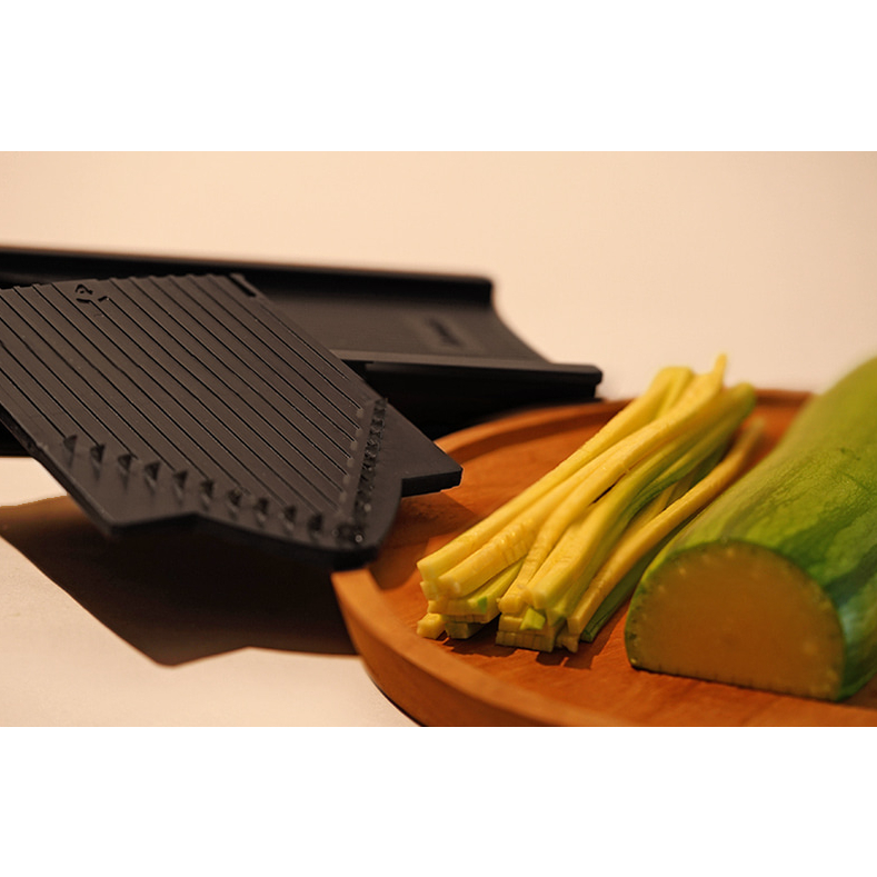 蓋瑞廚物【Triangle 三角牌 德國 蔬菜切片器】萬能切菜器 止滑支架 採滑軌設計 含安全護手器  刨片 刨絲, , large