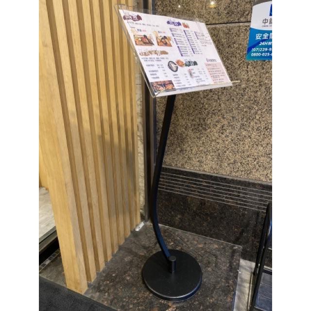 台灣製造-黑色烤漆菜單架-厚實款/收納款 曲線展示架 告示牌 公佈欄 指示牌 公告牌 牌子 翻閱菜單架 P3-01BK, , large