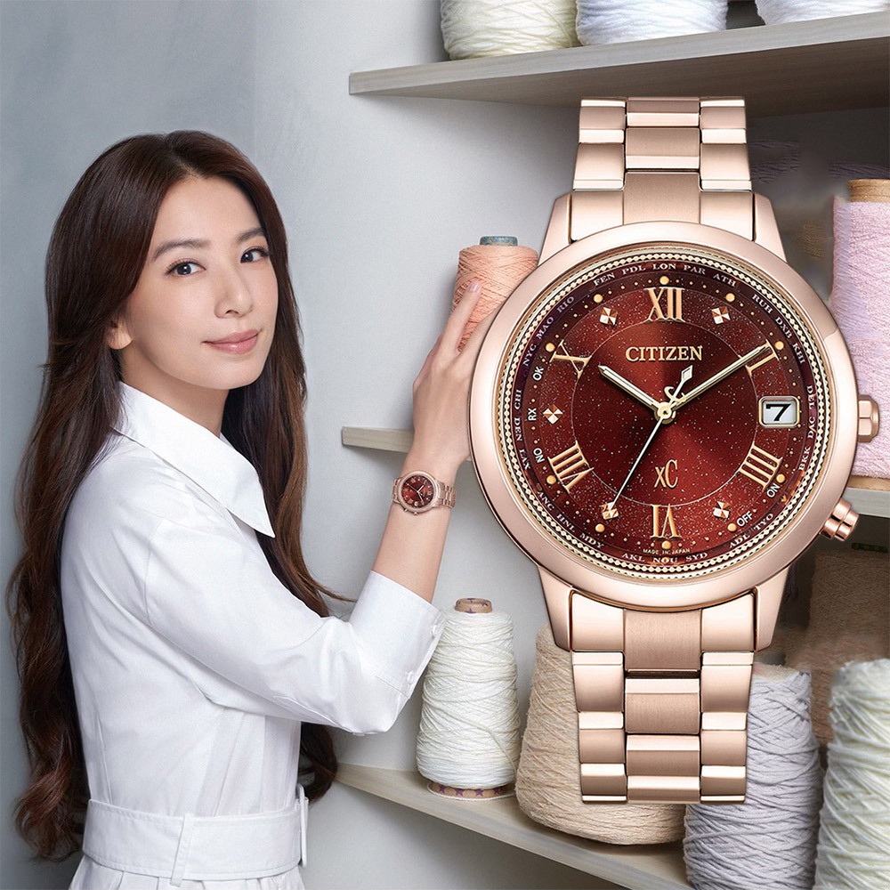 CITIZEN 星辰 XC Hebe田馥甄配戴款 酒紅 光動能鈦電波女錶 CB1138-62W, , large